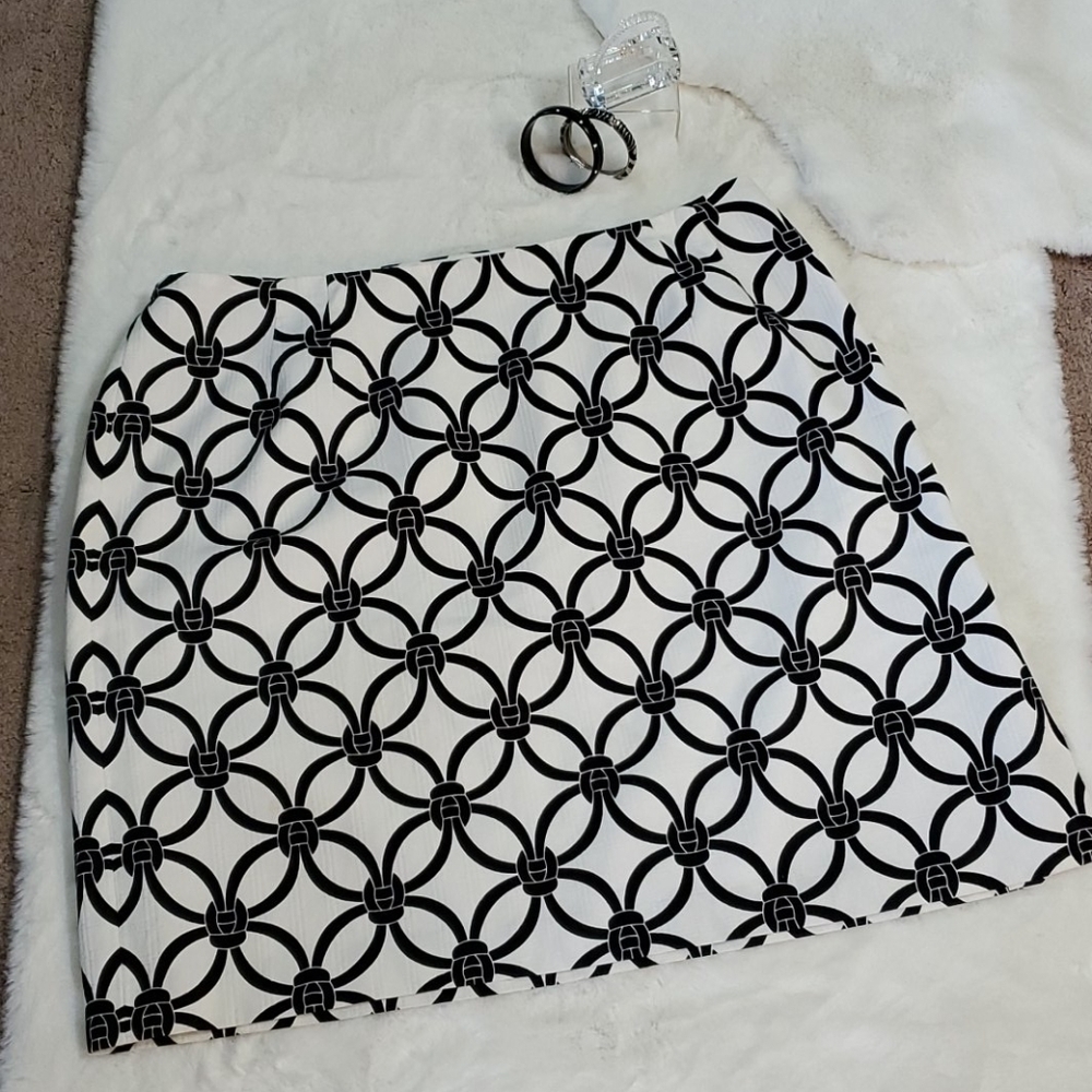 TALBOTS WOMAN BLACK & WHITE A-LINE MIDI SKIRT